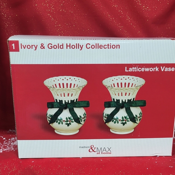 ❄️ (VINTAGE) Madison & Max:: Christmas Vases - Picture 9 of 12